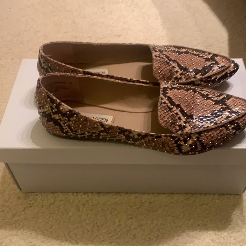 Steve Madden Feather S-Tan Snake Loafer - Picture 12 of 12